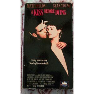 A Kiss Before Dying (VHS 1991) Matt Dillon Sean Young Chilling Romantic Thriller